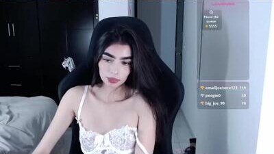 laura_secrets public webcam profile photo 9