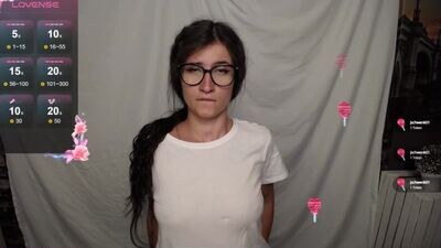 lauradre_ public webcam profile photo 2