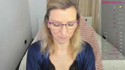 lauraneal public webcam profile photo 5