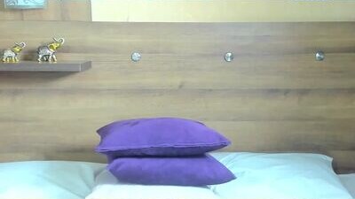 laurasanzz public webcam profile photo 6