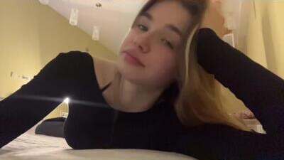 laurineleconey public webcam profile photo 8