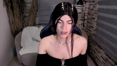 laylavg public webcam profile photo 10