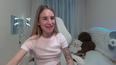 laymablast public webcam profile photo 3