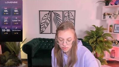 layriantavee public webcam profile photo 6