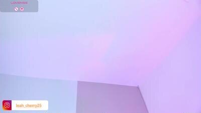 leah_cherry public webcam profile photo 3