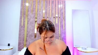 leahbarker public webcam profile photo 6