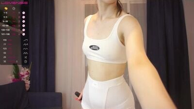 leahjune public webcam profile photo 6