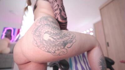 leahprada_ public webcam profile photo 5
