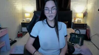 leahstarr public webcam profile photo 3