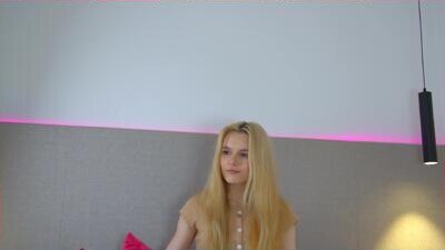 lealamour public webcam profile photo 6