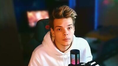 leevmorg public webcam profile photo 4