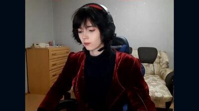 leigharedcross public webcam profile photo 5