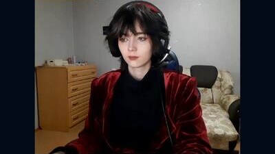 leigharedcross public webcam profile photo 10