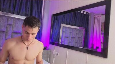 leomonnroe public webcam profile photo 6