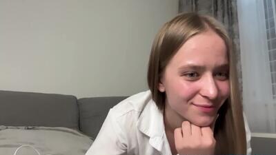 leona_grand public webcam profile photo 3