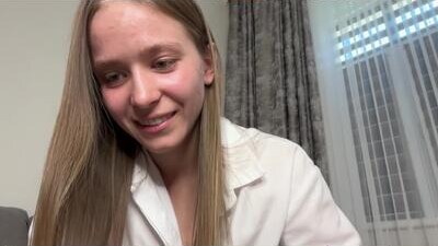 leona_grand public webcam profile photo 5
