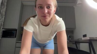 leona_grand public webcam profile photo 8