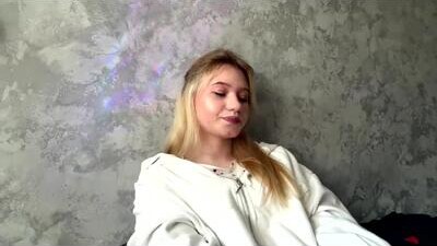 leonidalabrador public webcam profile photo 5