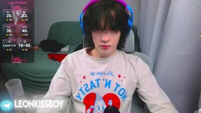 leonkissboy public webcam profile photo 2