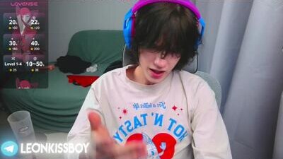 leonkissboy public webcam profile photo 6