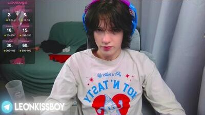 leonkissboy public webcam profile photo 7