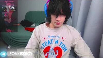 leonkissboy public webcam profile photo 8