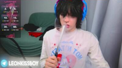leonkissboy public webcam profile photo 9