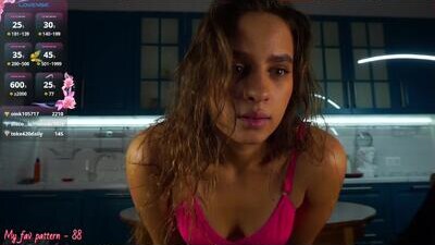 li_queen_ public webcam profile photo 6