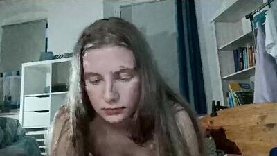 lia06_ public webcam profile photo 10