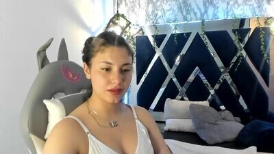 lia_14_ public webcam profile photo 2