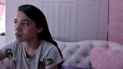 lia__petite public webcam profile photo 2