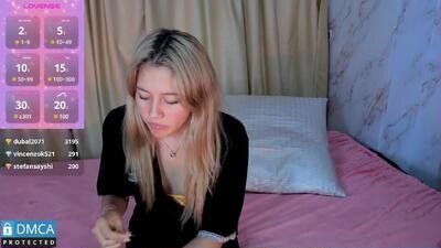 lia_summer1 public webcam profile photo 3