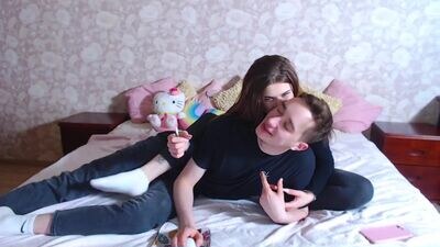 liam_and_mia public webcam profile photo 4