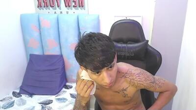 liam_play public webcam profile photo 2