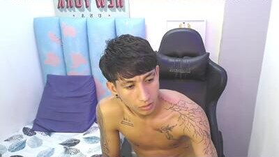 liam_play public webcam profile photo 7