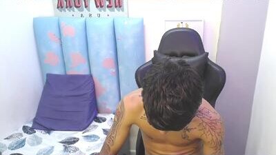 liam_play public webcam profile photo 8