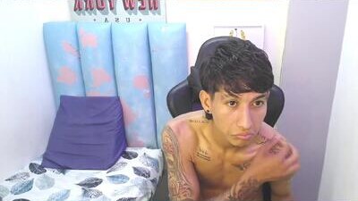 liam_play public webcam profile photo 9