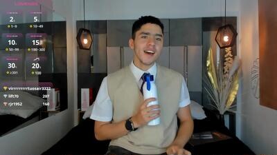 liamnovak public webcam profile photo 4