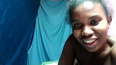 liandra69 public webcam profile photo 7