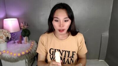 liane_mei public webcam profile photo 2