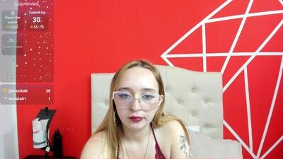 liaroberts1 public webcam profile photo 3