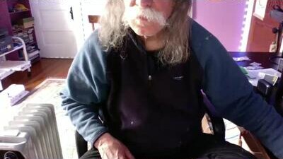 lickyouryoni public webcam profile photo 7