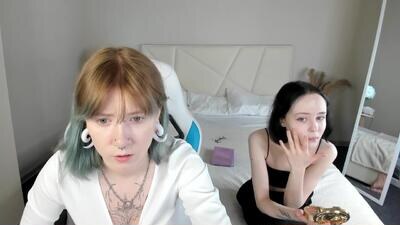 lilac_muse public webcam profile photo 2
