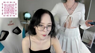 lilac_muse public webcam profile photo 6