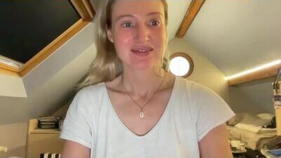 Lili_blue1 public webcam profile photo 7