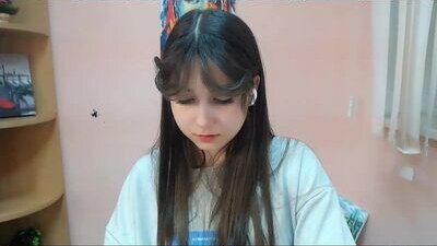 lili_magic public webcam profile photo 6