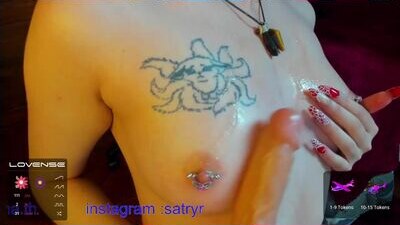 lili_satryna public webcam profile photo 8