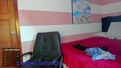 lili_satryna public webcam profile photo 10