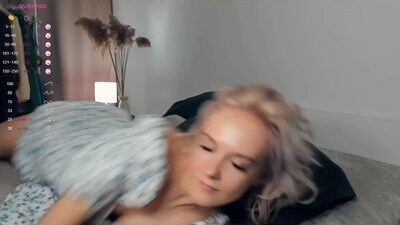 lili_summer public webcam profile photo 8