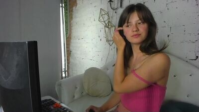 liliagu public webcam profile photo 2